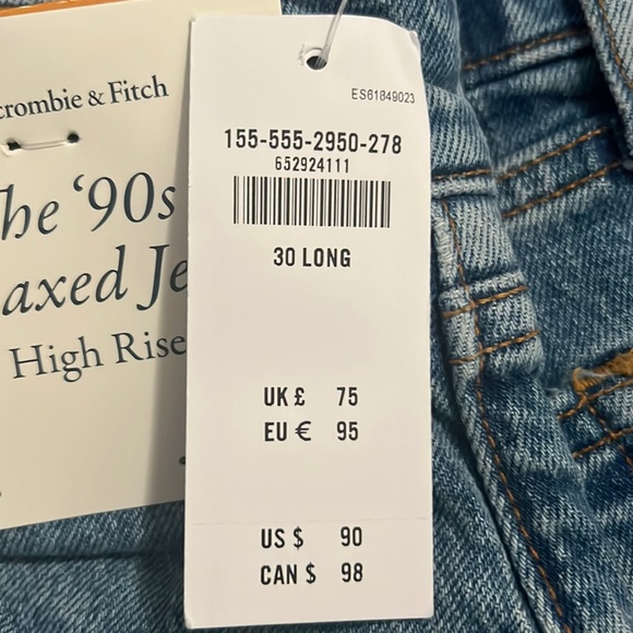 Abercrombie & Fitch High-Rise 90s Relaxed Jeans - Picture 4 of 4